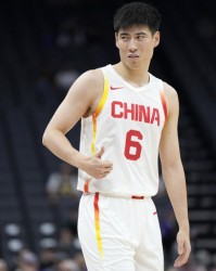 博鱼体育-中国男篮替补乏力仅得11中2，程帅澎独撑场面难掩困境